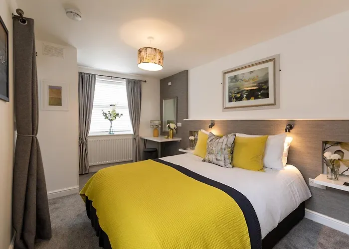 Bijou Romantic Retreat, Whitby Centre