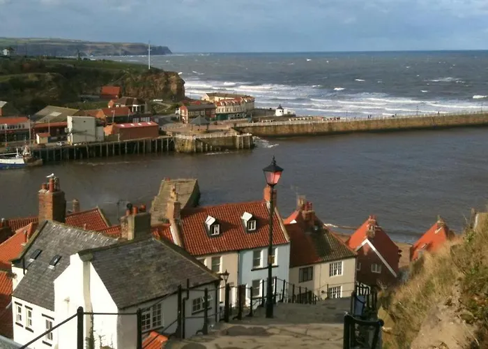 Bijou Romantic Retreat, Whitby Centre